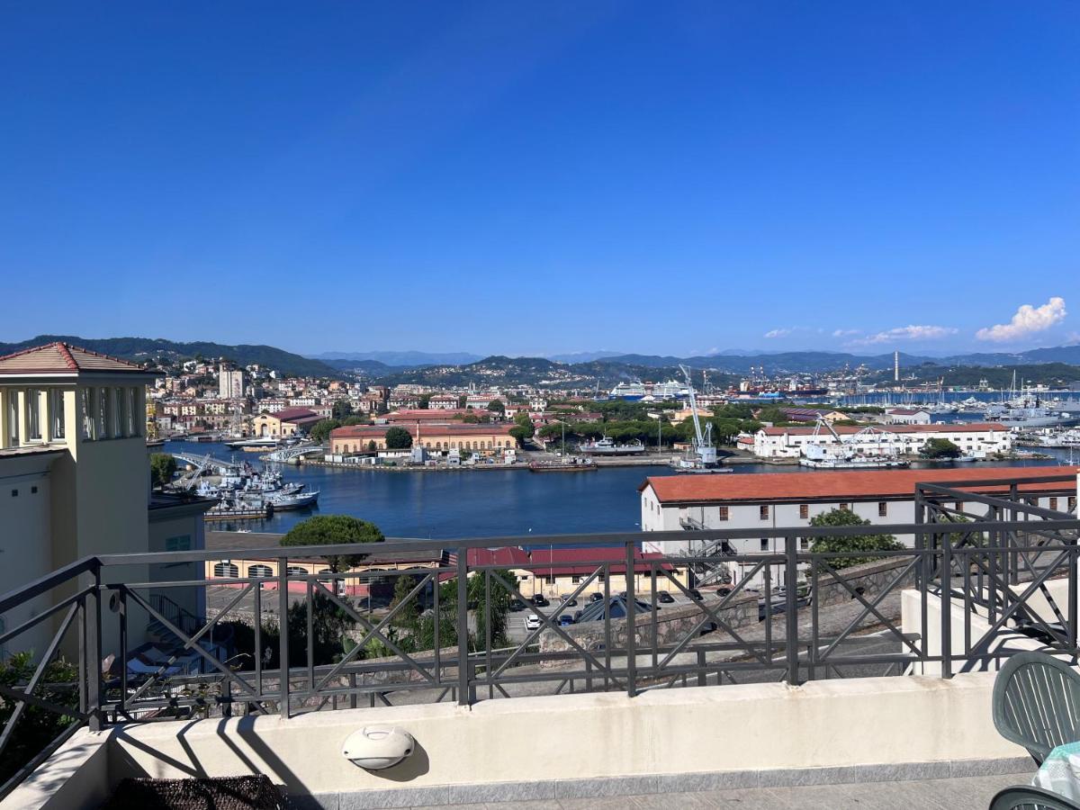 Mare Nostrum La Spezia Bagian luar foto