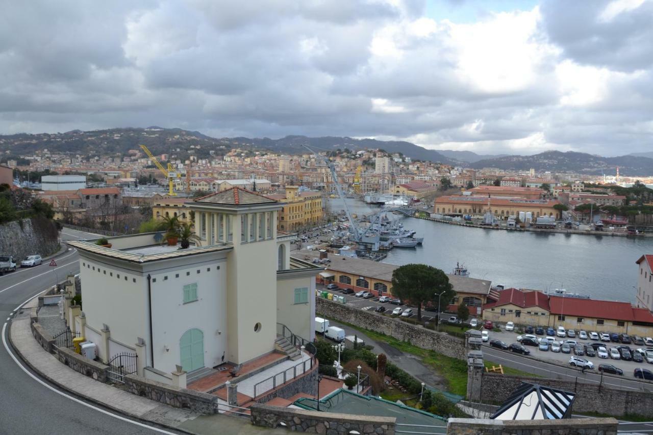 Mare Nostrum La Spezia Bagian luar foto
