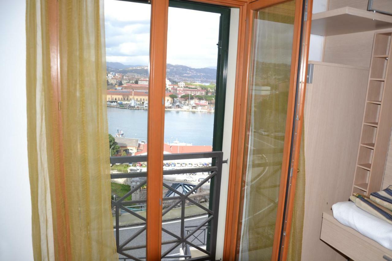 Mare Nostrum La Spezia Bagian luar foto