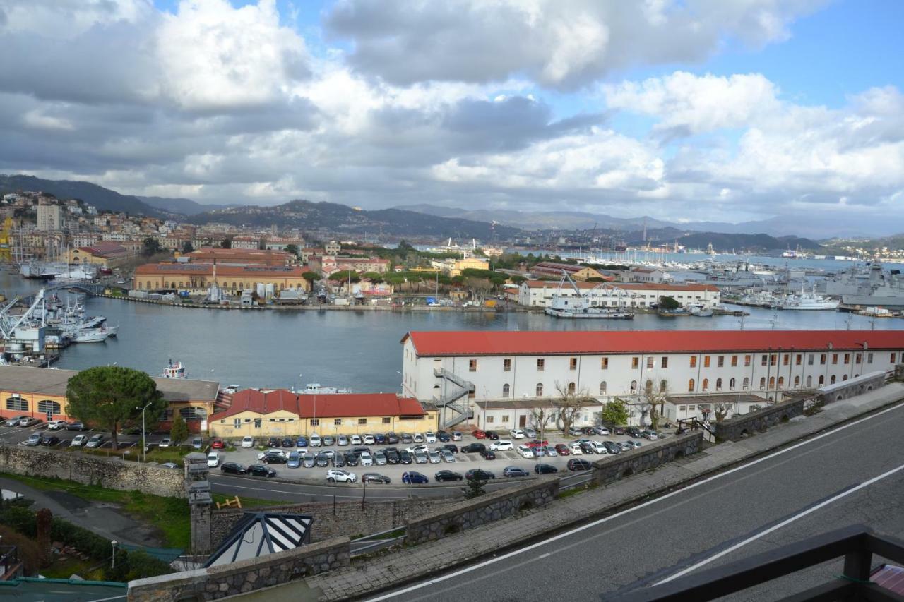 Mare Nostrum La Spezia Bagian luar foto